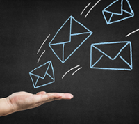 Main enveloppes craie